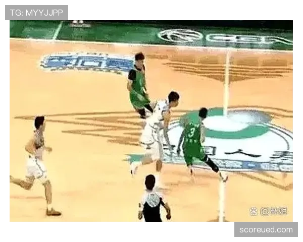新手教学：带你了解NBA与FIBA回场规则差异，看懂比赛判罚